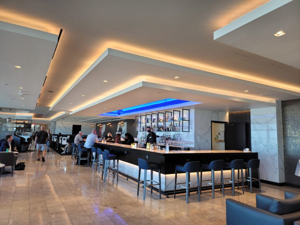 United Polaris Lounges
